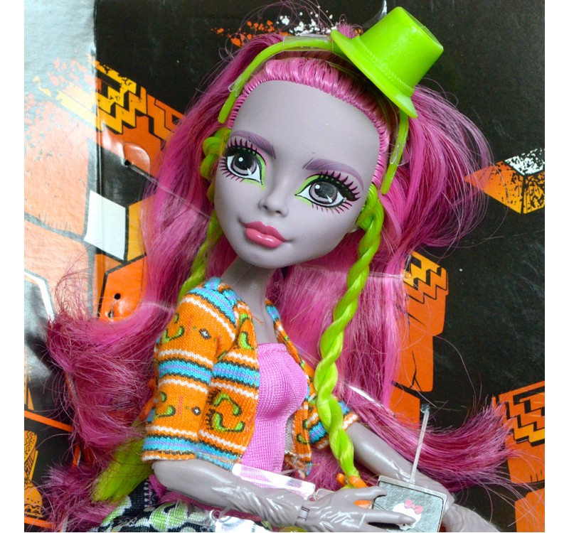 Кукла из серии Monster High Монстры по обмену - Марисоль Кокси  